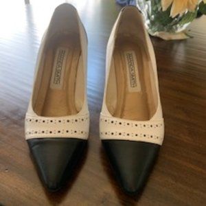 Amanda Smith Spectator Pumps, size 7M, white and black